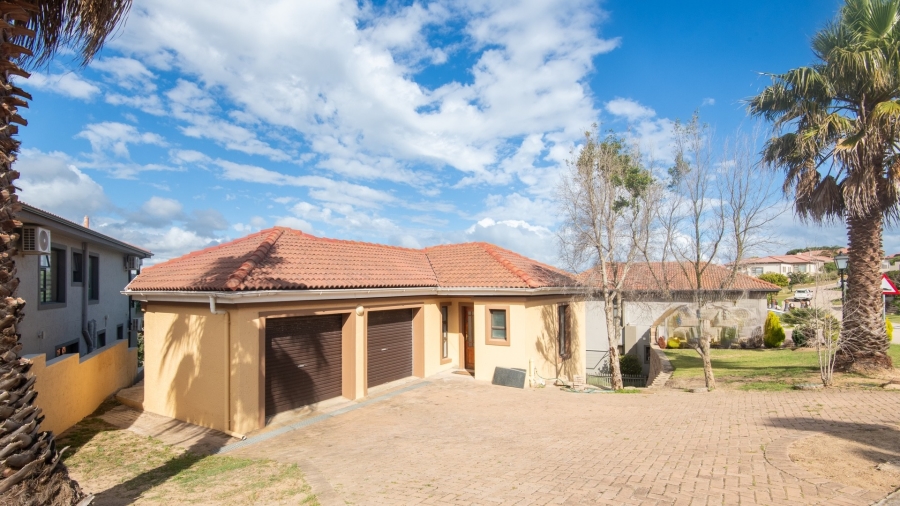 3 Bedroom Property for Sale in Bergsig Western Cape